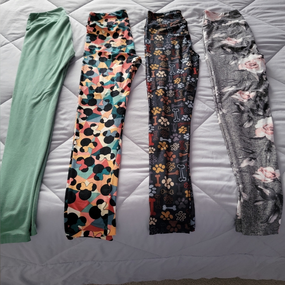 Lot of 4 pairs of one size LulaRoe leggings